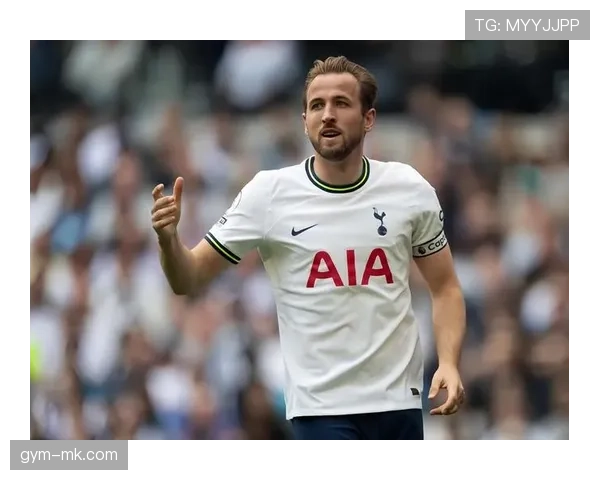 哈里·凯恩任意球绝技引爆热议，精彩进球集锦彰显巅峰状态