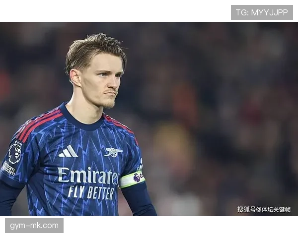 厄德高与福登:技术型中场核心成长路径对比分析