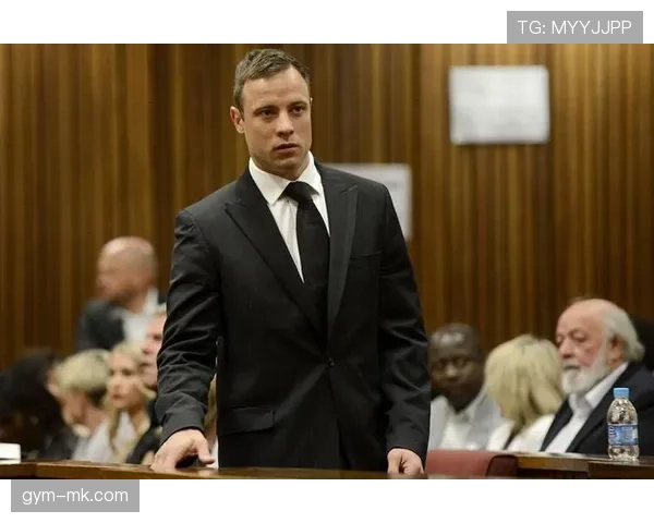 奥斯卡·皮斯托瑞斯家的衣帽间一开门，我的银行卡自动罢工